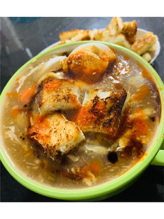 A picture of Hot n sout soup.