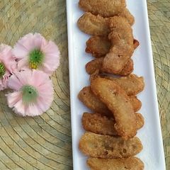 A picture of Banana Fritters😋💛🍌.