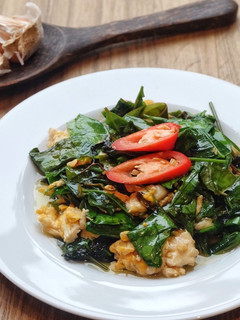 Foto resep Tumis Daun Melinjo Telur
