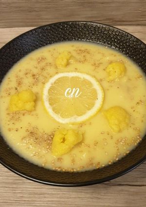 Une photo de Velouté de chou-fleur et betterave jaunes