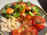 Ensalada de alubias, bacalao y verduras