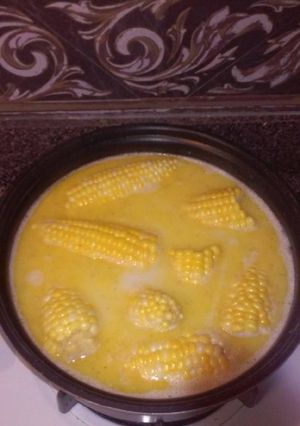 A picture of Corn on the Cobb.