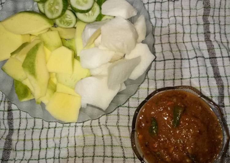 Rujak Buah Sambal Kacang