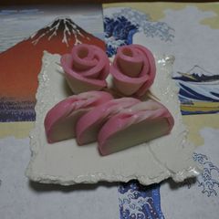 A picture of How to make decorative kamoboko.