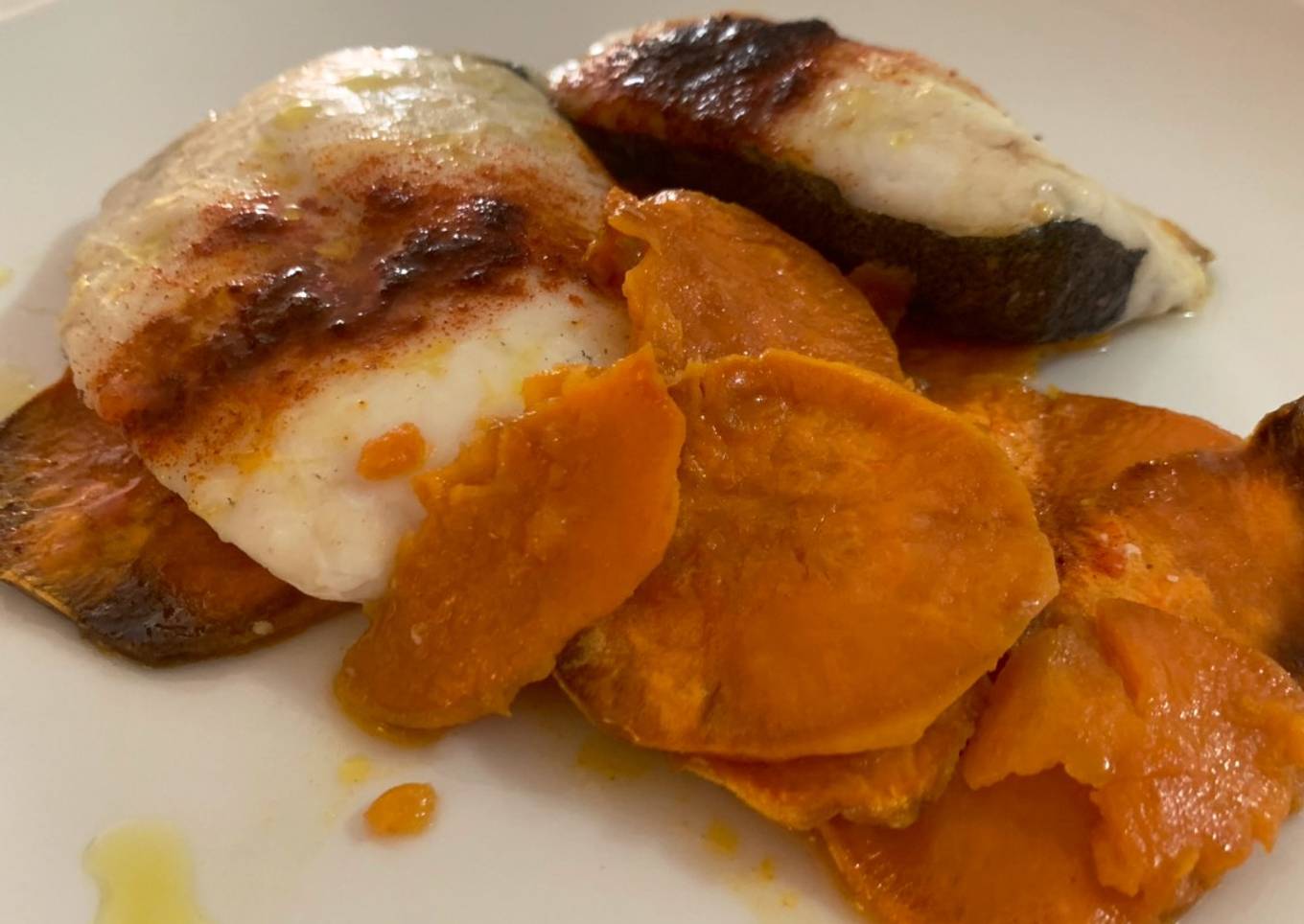 Merluza a la gallega con boniato en lekue