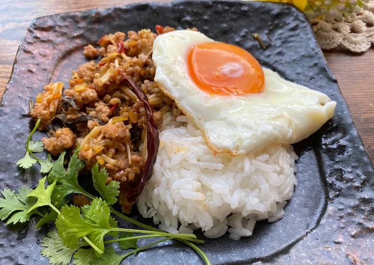 Recipe of Perfect Thai Gaprao Rice (Readymade sauce)