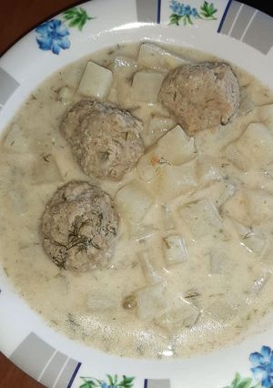 Kapros karalábé főzelék húsgombóccal recept fotója