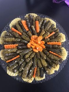 صورة لوصفة ورق عنب بحشوة الخضار والأرز