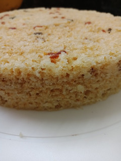 A picture of Eggless tutifruity cake.