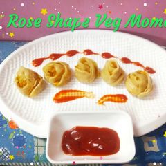 A picture of Rose Shape Veg Momos.