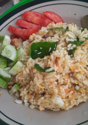 Foto resep Nasi goreng kuning daun jeruk enaaak