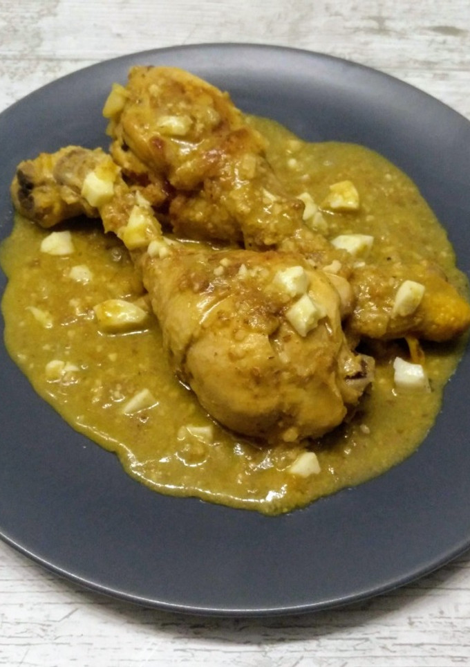 Una foto de Pollo en pepitoria