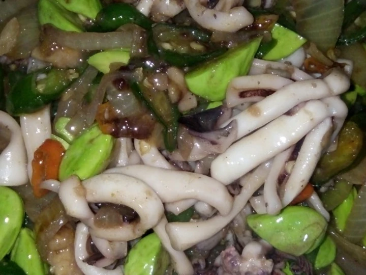 Langkah Mudah untuk Membikin Resep 2.Tumis cumi petai saus tiram yang Lezat Sekali Anti Ribet, Lezat Sekali