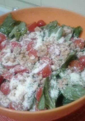 Una foto de Ensalada "no conseguí rúcula"