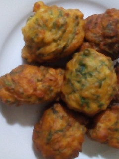 Una foto de Buñuelos de acelga y queso