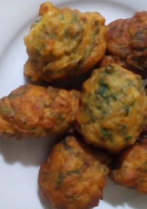 Una foto de Buñuelos de acelga y queso