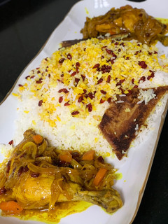 عکسی از دستور مرغ مجلسي زعفراني