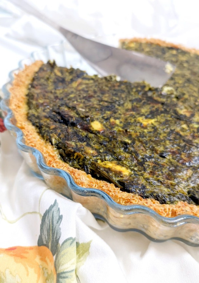 Una foto de Quiche de espinacas y queso feta en base crujiente de quinoa