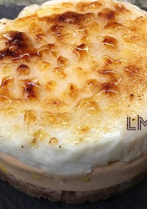 Una foto de Milhoja de atún ahumado con foie