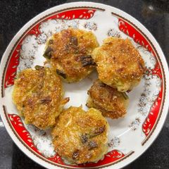 A picture of Cabbage cutlet.
