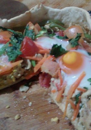 Una foto de Torta pollo y verduras