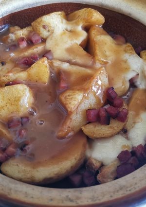 Une photo de Poutine au Jambon
