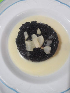 Foto di Riso venere con gorgonzola, pere e noci