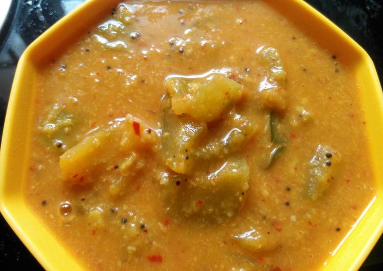 Recipe of Favorite Green Tomato Dal / Thakallikai Kootu