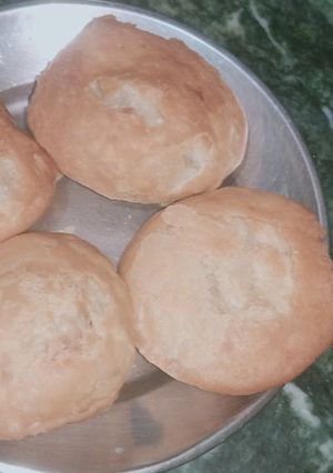 खस्ता कचौड़ी (khasta kachodi recipe in Hindi) रेसिपी मुख्य फोटो