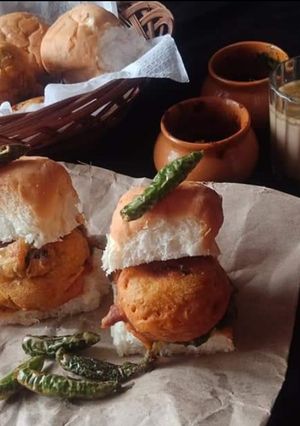A picture of Vada pav.