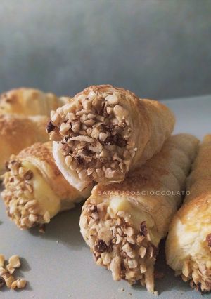 Foto di Cannoncini di pasta sfoglia e crema pasticcera