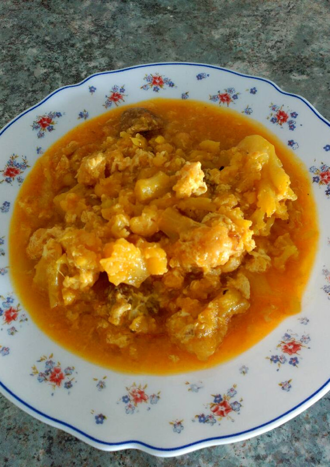 Una foto de Coliflor esparragada. En olla Gm