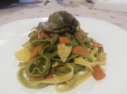 Una foto di pasta all'uovo