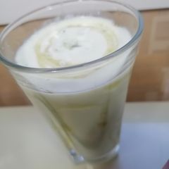 A picture of Avacado milkshake.