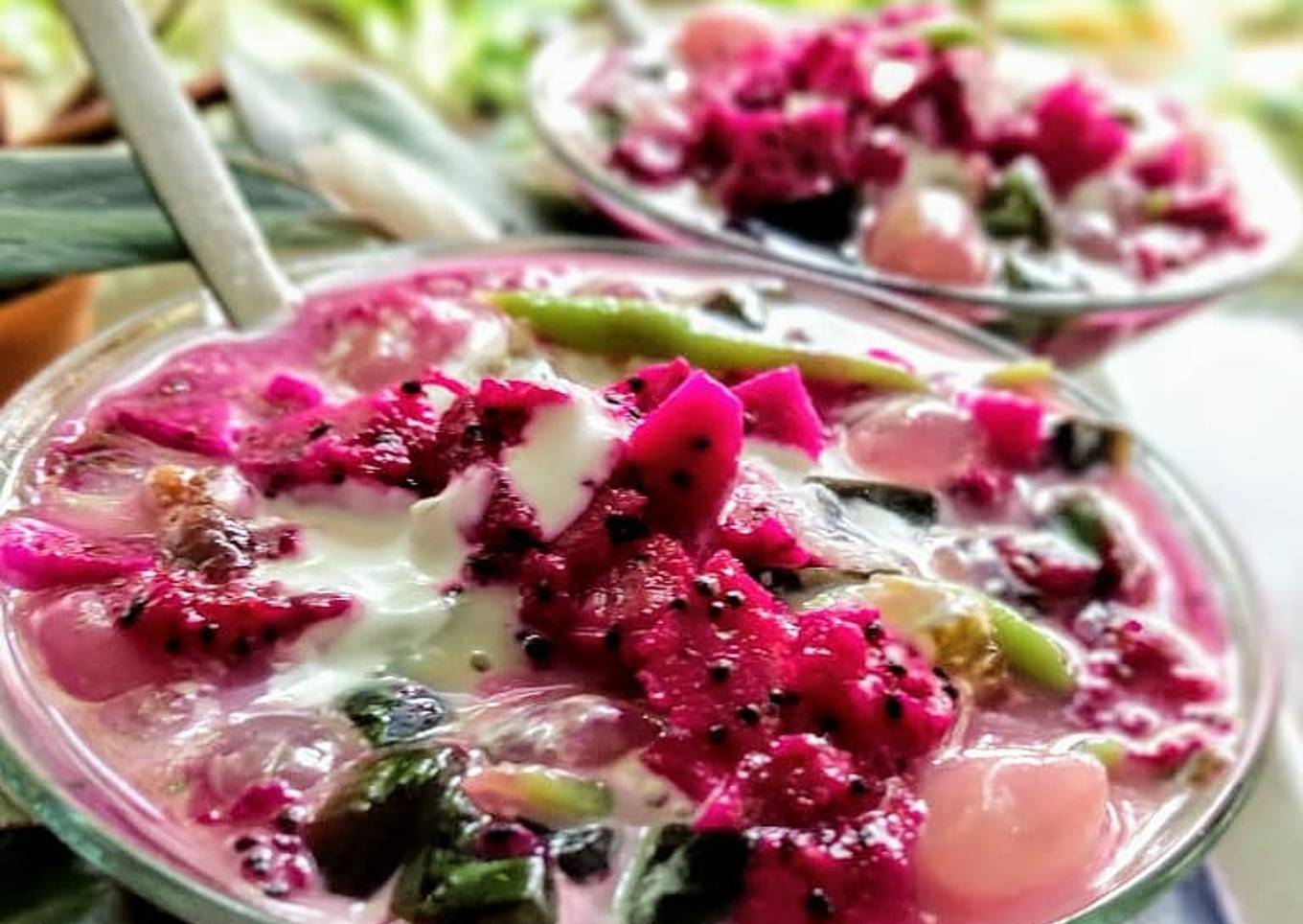 68. Es campur Naga merah