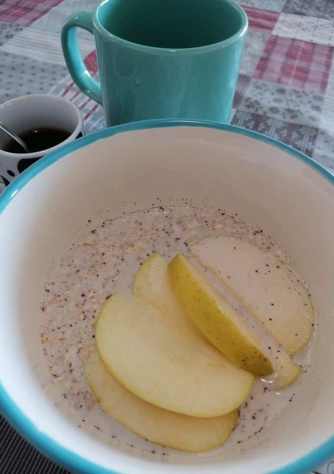 Una foto de 120. Porridge de avena con manzana y canela