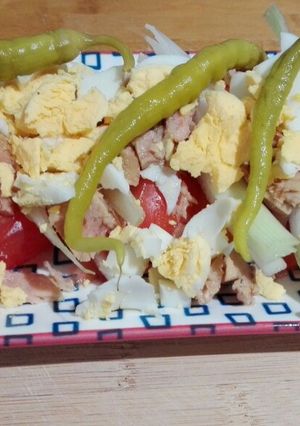 Foto principal de Ensalada de tomate raf y atún