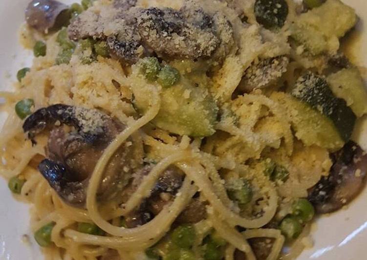 Recipe of Award-winning One pot zucchini mushroom pasta