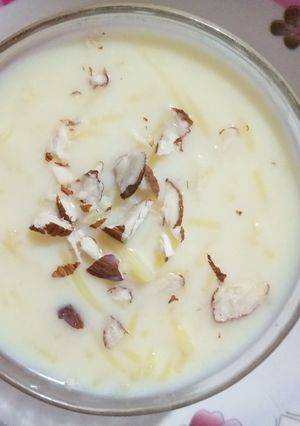 A picture of Custard kheer of sewai.