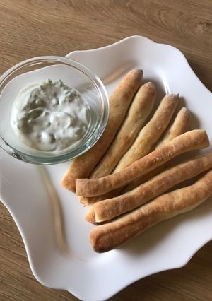 Pizzarudak tzatzikis mártogatóssal recept fotója