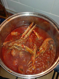 Una foto de Cigalas en salsa navideña "elaboración propia"