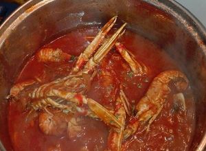 Una foto de Cigalas en salsa navideña "elaboración propia"