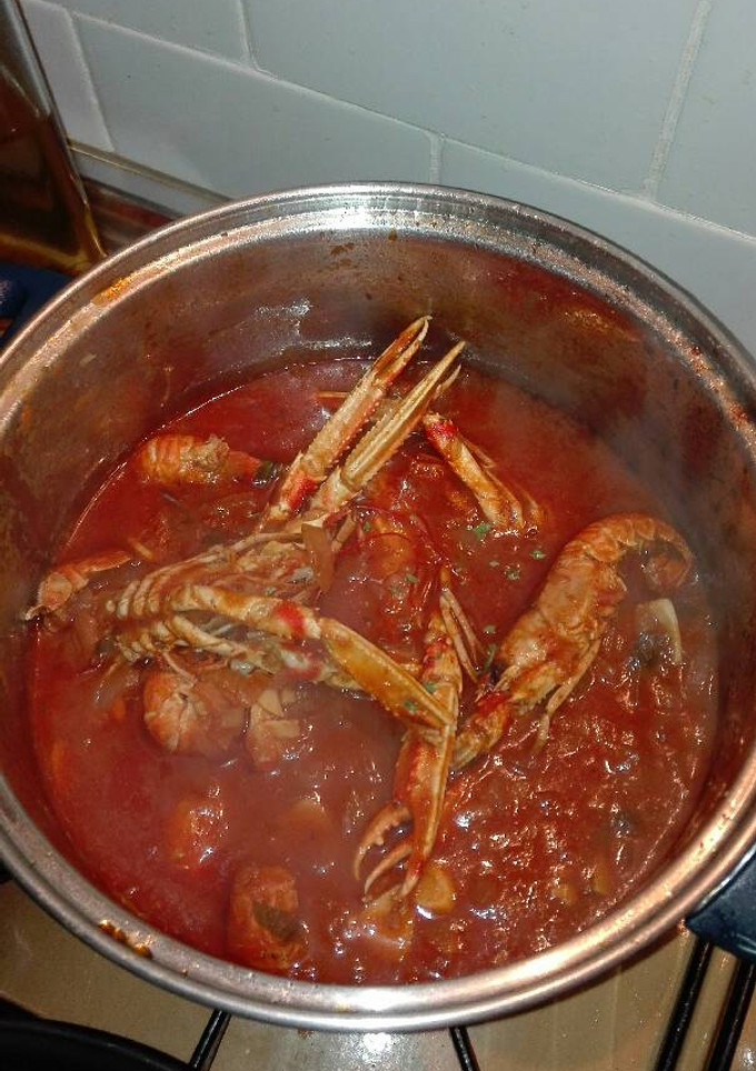 Una foto de Cigalas en salsa navideña "elaboración propia"