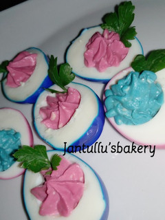 A picture of Colourful deviled egg.