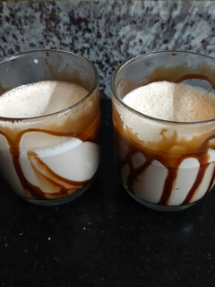சாக்லேட் மில்க் ஷேக் (Chocolate milk shake recipe in tamil) செய்முறை முக்கிய புகைப்படம்