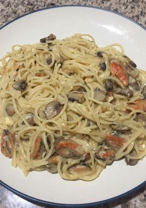 Foto resep Creamy spaghetti with mussels and mushroom..