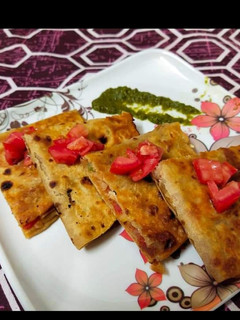 लेफ्टओवर रोटी सैंडविच (leftover roti sandwich recipe in Hindi) रेसिपी मुख्य फोटो