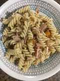 Plato semi frío con fusiles y atún