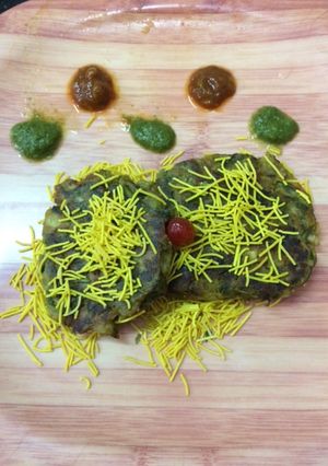A picture of Spinach knool khol and raw banana veggie kabab.