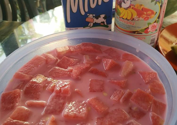 Cara Gampang Menyiapkan Es semangka susu, Enak Banget
